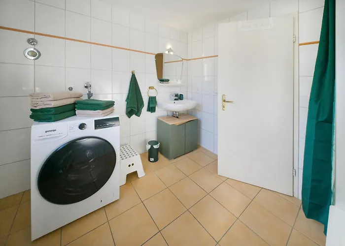 Lepold's Balkenzauber - Zentral, Mit Kamin Und Weinbergblick, Fuer 6 Personen, Familienfreundlich Apartamento *